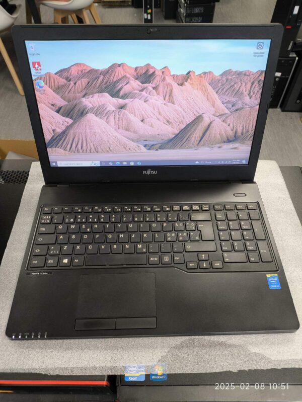 Fujitsu LifeBook A555 15.6 1366*768 i5-5200U 8GB 160GB SSD 20%