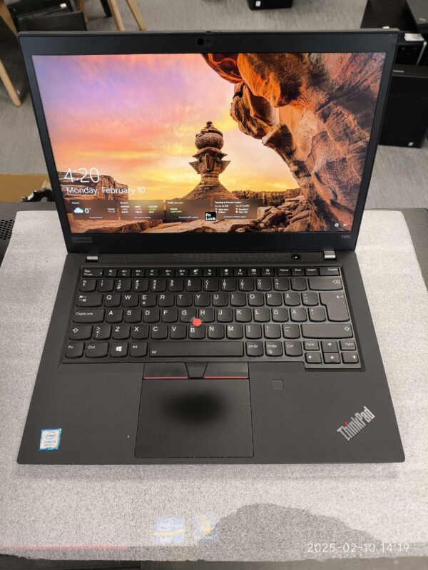 Lenovo Thinkpad T490 14.0 FHD IPS i5-8265U 8GB 256GB 19%, Vienas USB-C Neveikiantis