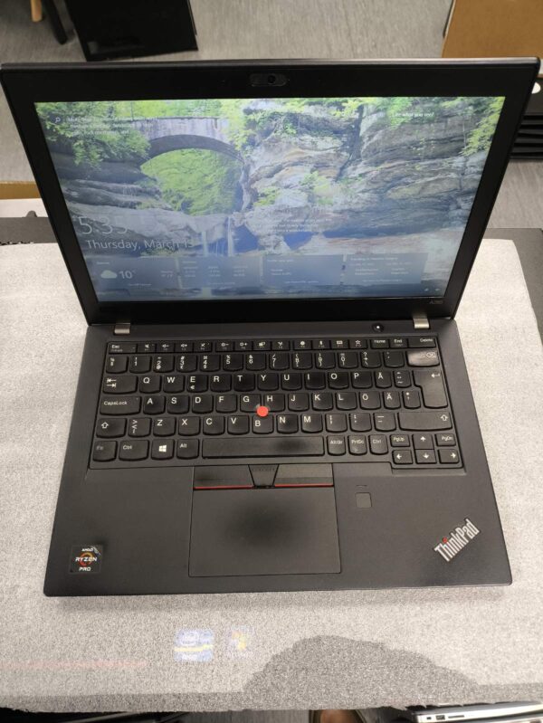 Lenovo Thinkpad A285 12.5 HD AMD Ryzen 5 2500U 8GB 256GB SSD vienas iš dviejų USB C neveikiantis