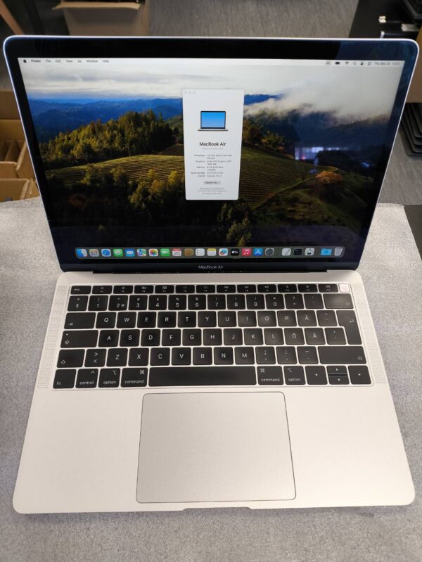 MacBook Air "Core i5" 1.6 13" (True Tone, 2019) su orginalia dėžute I5-8210y 8gb 256gb SSD 18% 520 Ciklai