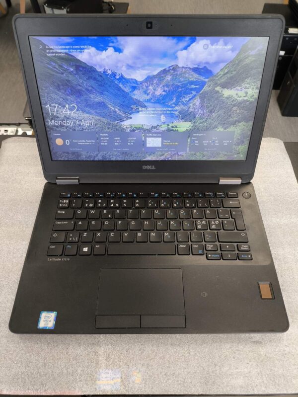 Dell Latitude E7270 12.5 HD TN i5-6300U 8GB 256GB SSD 0%