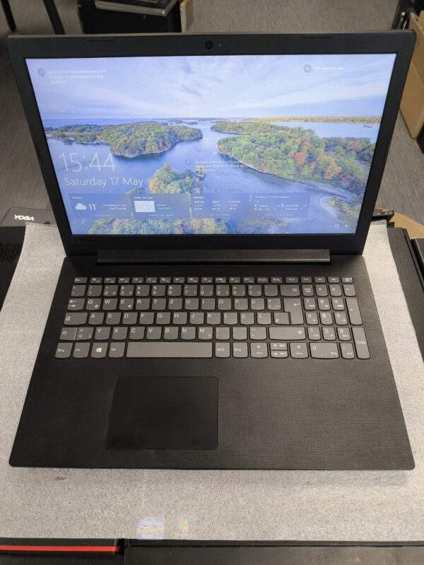 Lenovo V145-15AST 15.6 1920*1080 A6-9225 R4 8GB 256GB SSD 10%