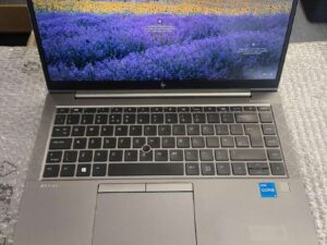 HP ZBook Firefly 14 G8 14" Fhd Ips i5-1135g7 32gb 1tb SSD 18%