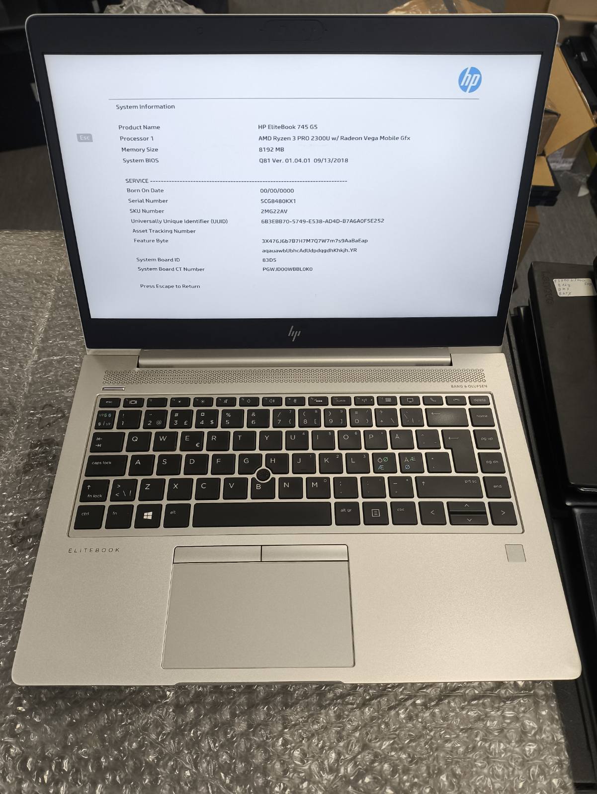 HP EliteBook 745 G5 14.0 FHD IPS, Ryzen 3 Pro 2300U 8GB 128GB SSD 0%, Palūžę vyriai.