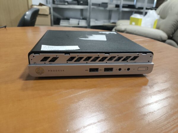 HP ProDesk 400 G4 DM i5-8500T 16GB 256GB Mini PC, Wifi, 3vnt Display port jungtys. SU DEFEKTU KOSMETINIU, BEI 2VNT USB NEVEIKIA