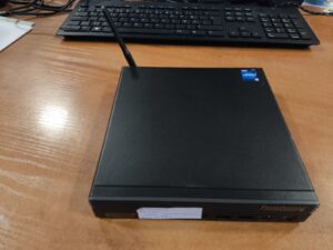 Mini Pc Lenovo M70q Gen 5 i5-14500T 16GB 256GB SSD Wifi,x2 DP, x1 HDMI, x1 Com Port, 7vnt USB