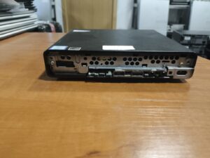 HP ProDesk 400 G4 DM i5-8500T 8GB 256GB Mini PC, Wifi, 3vnt Display port jungtys, 1VNT USB neveikia, trūksta korpuso detalių, priekinės panelės