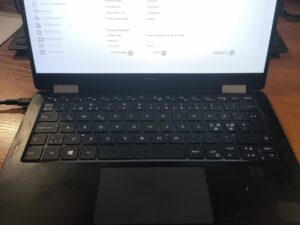 Dell XPS 13 9365 13.3 IPS Touchscreen i5-7Y54 8GB RAM, BE SSD DISKO, SILPNA BATERIJA, KOSMETINIAI TRŪKUMAI SU KROVIKLIU