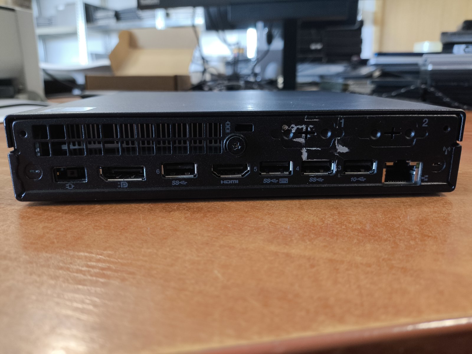 Lenovo M70q Mini PC i3-10300T 8GB 256GB SSD Sata, HDMI, Display port jungtys - Image 2