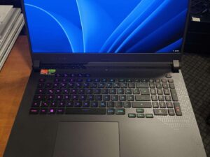 Asus ROG Strix G17 G713 17.3 240hz Ryzen 9 7945hx 16 1tb Rtx 4060 8gb 10%