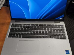 Dell Precision 3470 14.0 Fhd Ips i7-1260p 32gb 1tb SSD Nvidia Quadro T550 4GB 32%