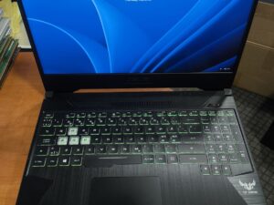 Gamming laptop 15.6 60Hz Ryzen 5 3550H 16GB 256GB SSD + 500GB 79%, GTX 1650 4GB Prasta kosmetinė būklė - skaityti aprašymą