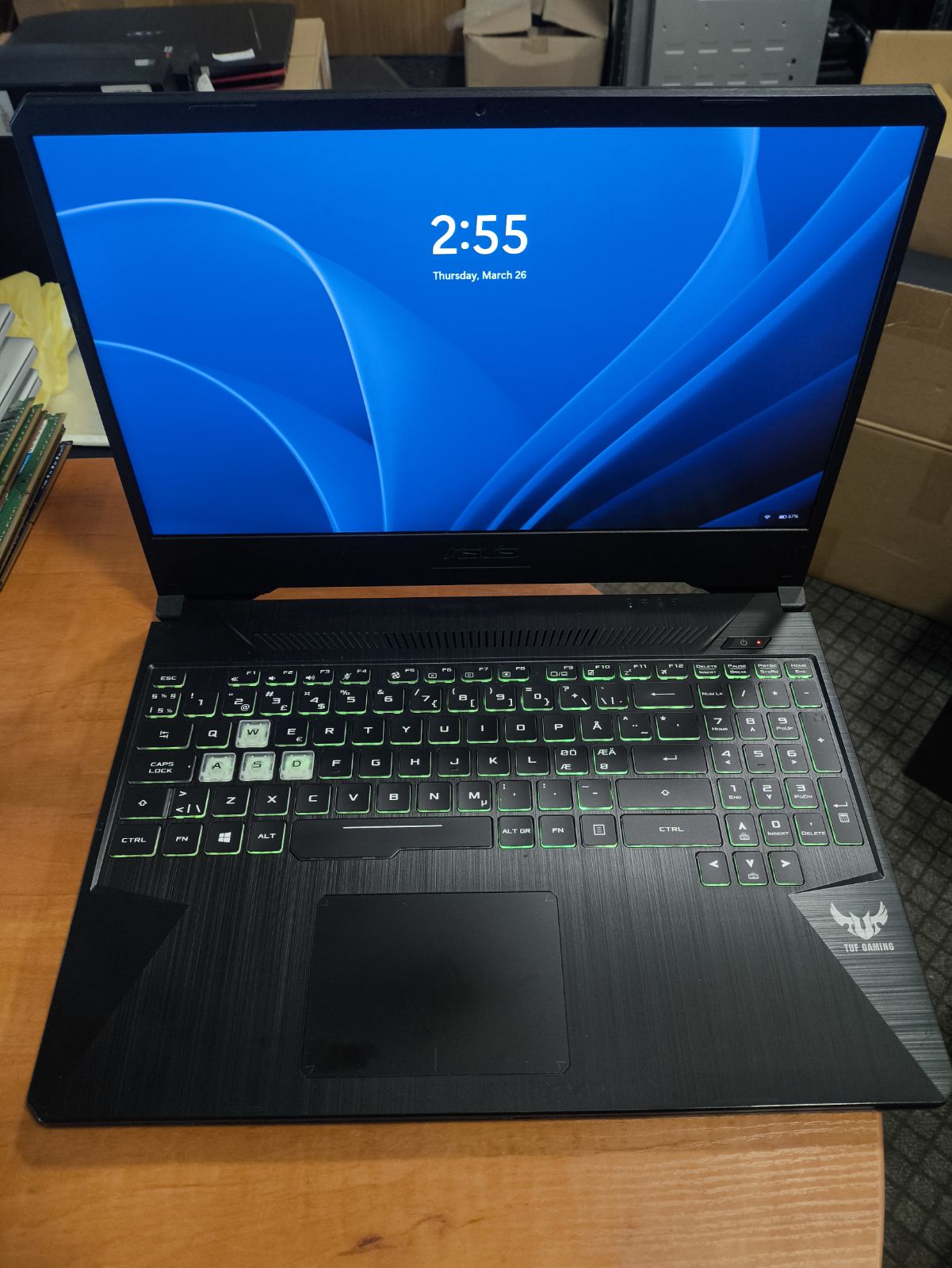 Gamming laptop 15.6 60Hz Ryzen 5 3550H 16GB 256GB SSD + 500GB 79%, GTX 1650 4GB Prasta kosmetinė būklė - skaityti aprašymą