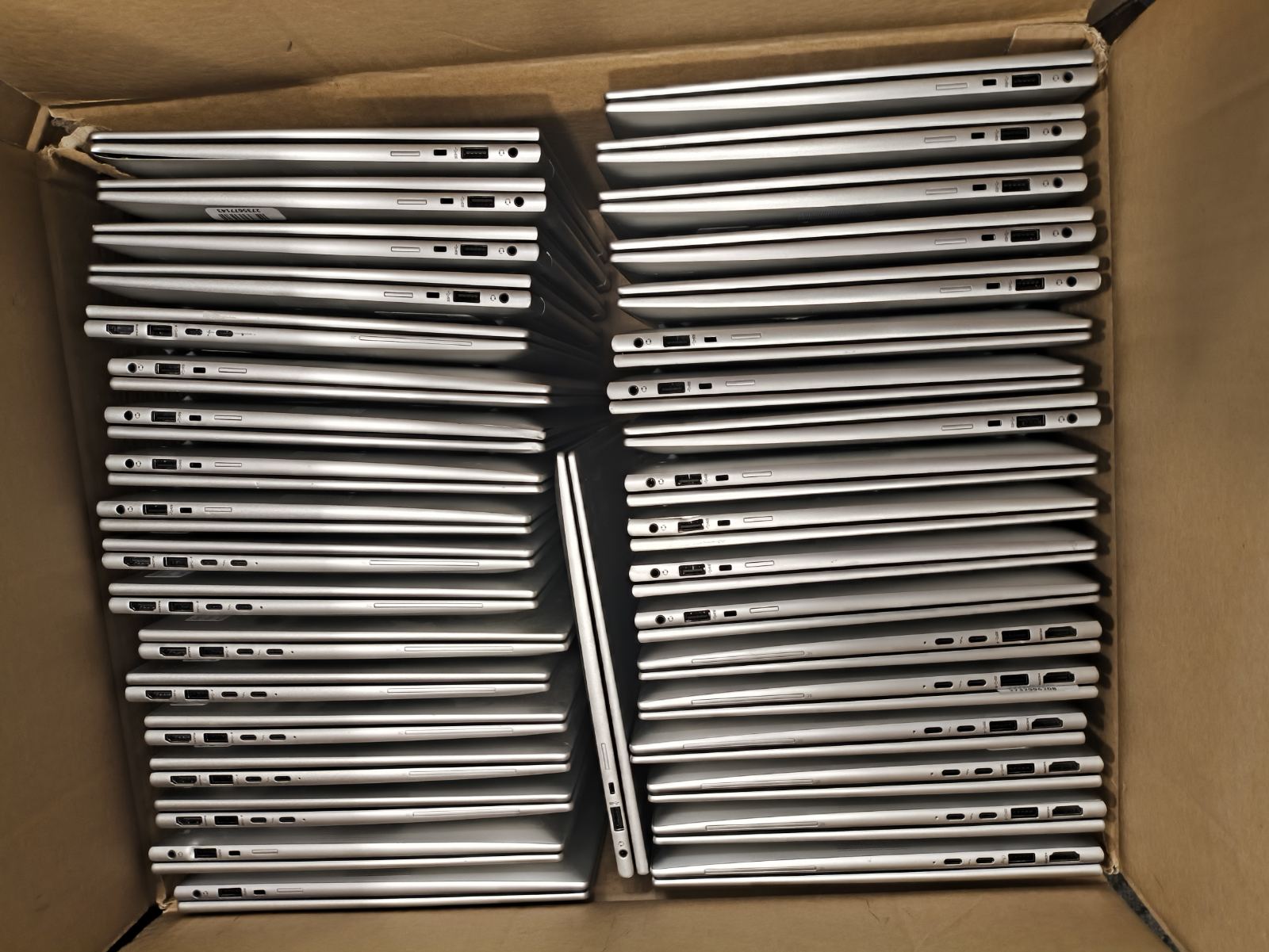 DIDMENA 83 vnt HP EliteBook 845 G10 Fhd+ Ips Ryzen 5 7540u 16GB 256GB SSD USA klaviatūra