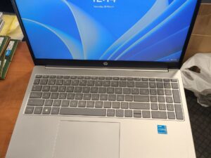 HP Laptop 15-fd0002ns 15.6 Fhd i3-n305 8gb 512gb SSD 0%