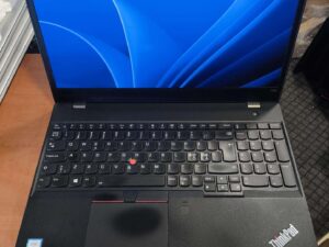 Lenovo Thinkpad T580 15.6 Fhd Ips i5-8250u 8gb 256gb SSD 24 ir 20% susidėvėjimo baterijos, Prastos būklės Ekranas
