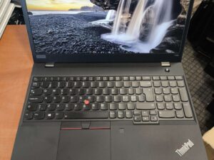 Lenovo Thinkpad T590 15.6 FHD IPS i5-8265U 16GB 256GB 17%