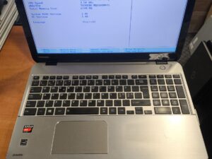 15.6 HD A4-5000 6GB RAM 750 HDD Bloga baterija