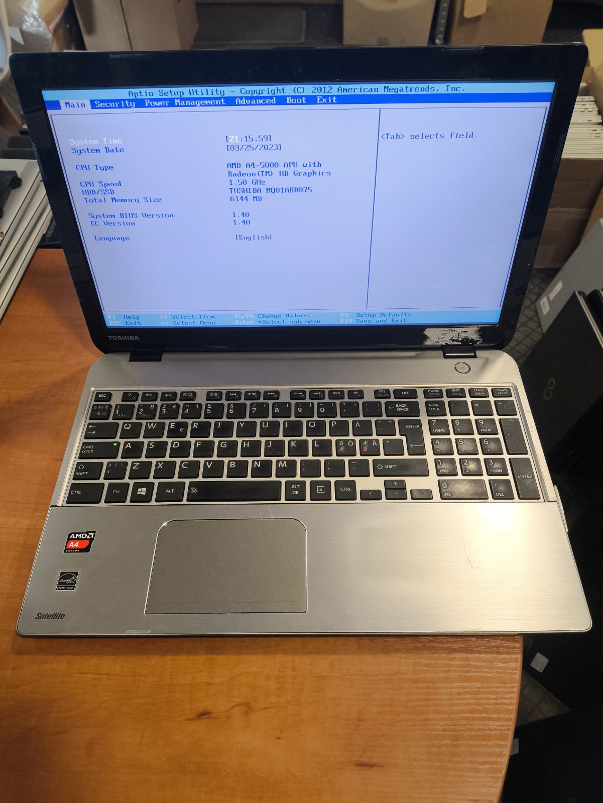 15.6 HD A4-5000 6GB RAM 750 HDD Bloga baterija