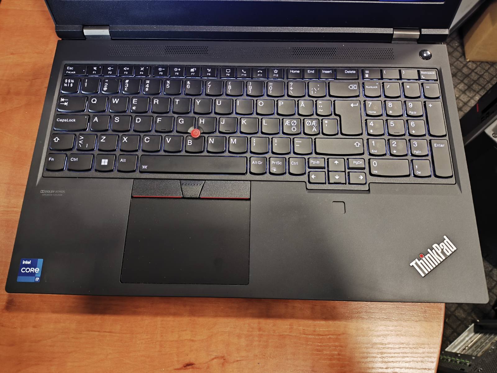 Lenovo ThinkPad P15 Gen 2 15.6 FHD IPS i7-11800h 16gb 512gb T1200 4gb 9% - Image 2