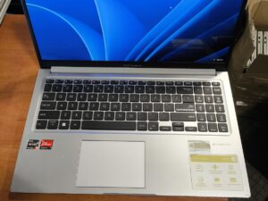 Asus Vivobook 15 M1502 15.6 FHD IPS Ryzen 5 7430U 8GB 512GB