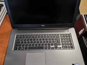 Dell Inspiron 17 5767 17.3 Fhd i7-7500u 16gb** 256gb** SSD 22% **Pagal kliento norimą komplektaciją galutinė kaina