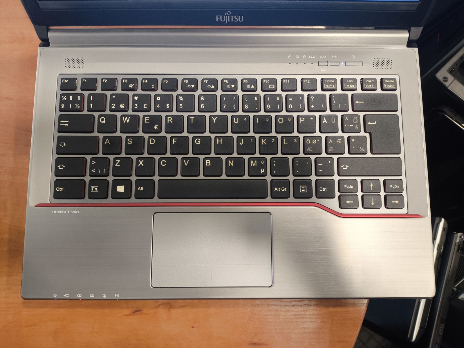 LIFEBOOK E744 14.0 i3-4000M 4GB 320GB HDD 41% - Image 2