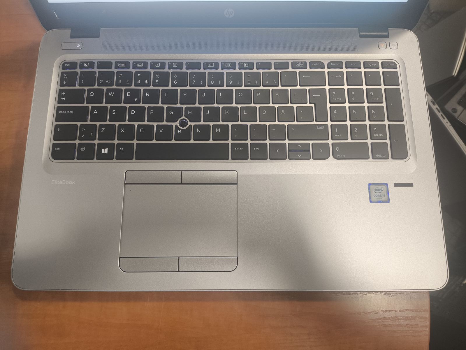 HP EliteBook 850 G3 15.6 Fhd TN i5-6200u 8gb 256gb 17% - Image 2