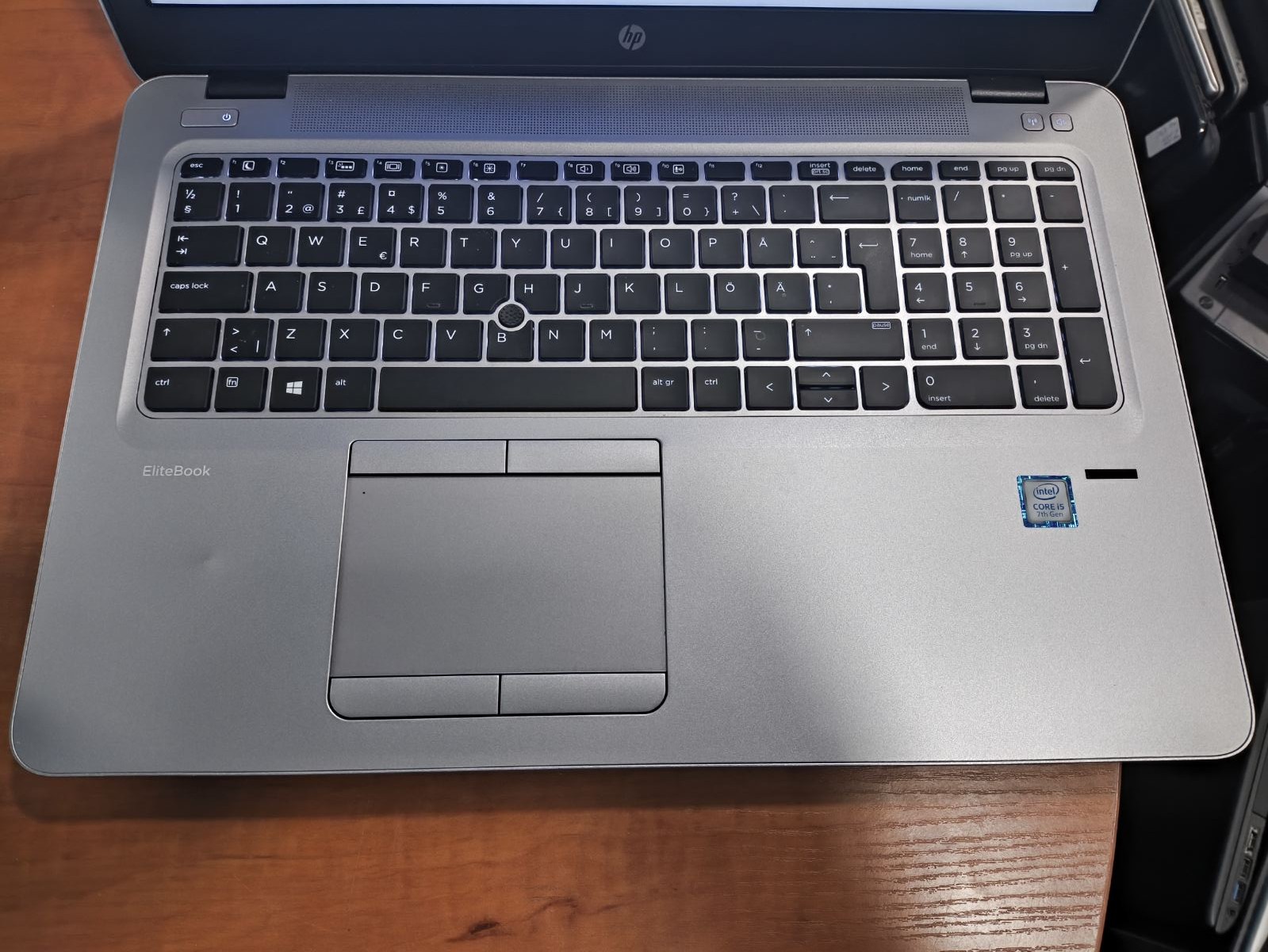 HP EliteBook 850 G4 15.6 FHD i5-7200u 8gb 256gb NMVe 16% - Image 2