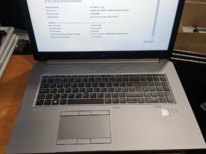 HP ZBook 17 G5 17.3 FHD IPS i7-8850H 32GB 512GB SSD Quadro P3200 6GB, 30%