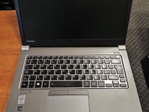 TOSHIBA Z30-B-100 13.3 i5-5200u 8GB 128GB SSD 13%