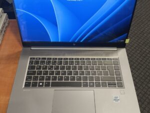 HP ZBook Create G7 15.6 FHD IPS i9-10885H 32GB 1TB SSD Nvidia RTX 2070 8GB Max-Q 28%