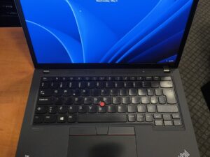 Lenovo Thinkpad X13 Gen 2 13.3 FHD IPS i5-1135G7 16GB 512GB SSD 10% Keli nedideli trūkumai.