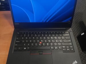 AKCIJA PERKANT INTERNETU Lenovo ThinkPad E495 14.0 Fhd Ips Ryzen 5 3500u 8GB 256GB SSD 2% USA Klaviatūra