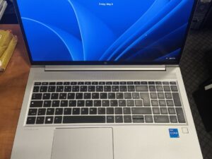 HP ProBook 650 G8 15.6 Touchscreen FHD IPS i5-1135g7 8gb 256gb SSD 24%