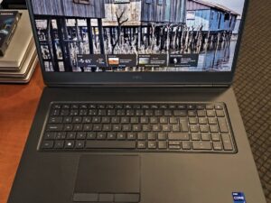 Dell Precision 7760 17.3" FHD IPS i7-11850H 16GB 512GB SSD RTX A5000 16GB 22%