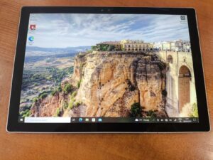 Surface 4 Pro 12.3 2736*1824 IPS Touch i7-6650U 8gb 256gb SSD 22%