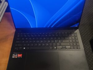 Asus Vivobook S 16 OLED M5606 16.0 Oled 3.2K 3200*2000 120Hz Ryzen 5 7535HS 16GB 512GB SSD 7%