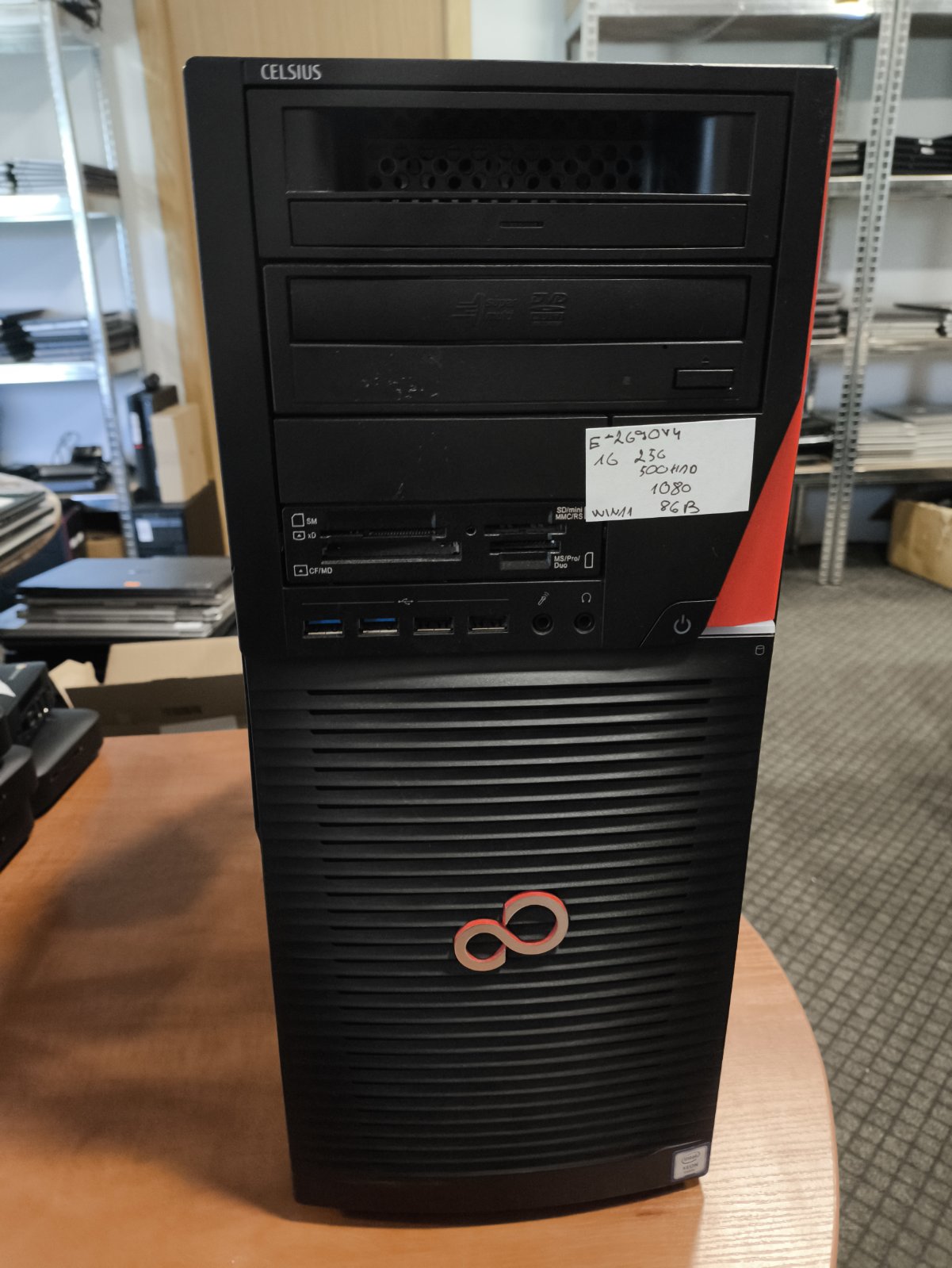 Fujitsu M740B Intel Xeon E5-2690 V4 14 branduolių 16GB DDR4 256GB SSD + 500GB HDD, GTX 1080 8GB, 1000W PSU 80+ Gold
