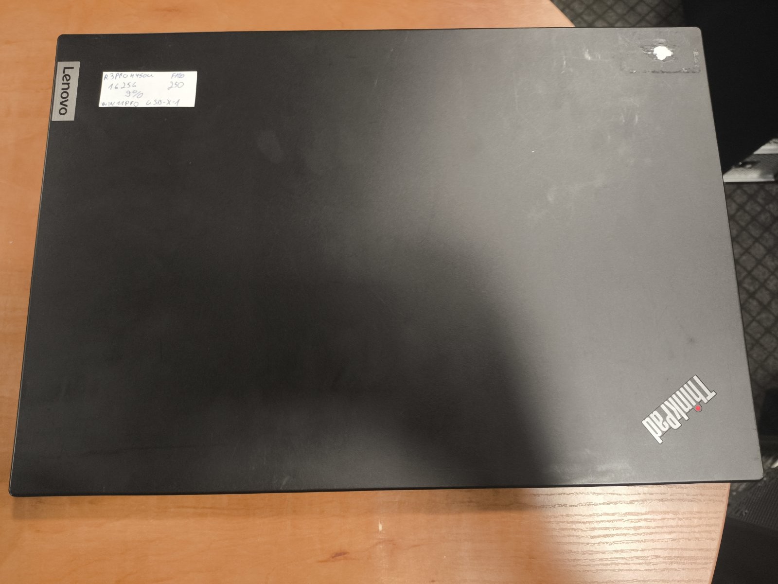 ThinkPad L15 Gen 1 14.0 FHD IPS Ryzen 3 4450U 16GB 256GB 9% 2vnt Type C blogi, 1vnt USB blogas, visi toje pačioje kairėje pusėje esantys. - Image 3