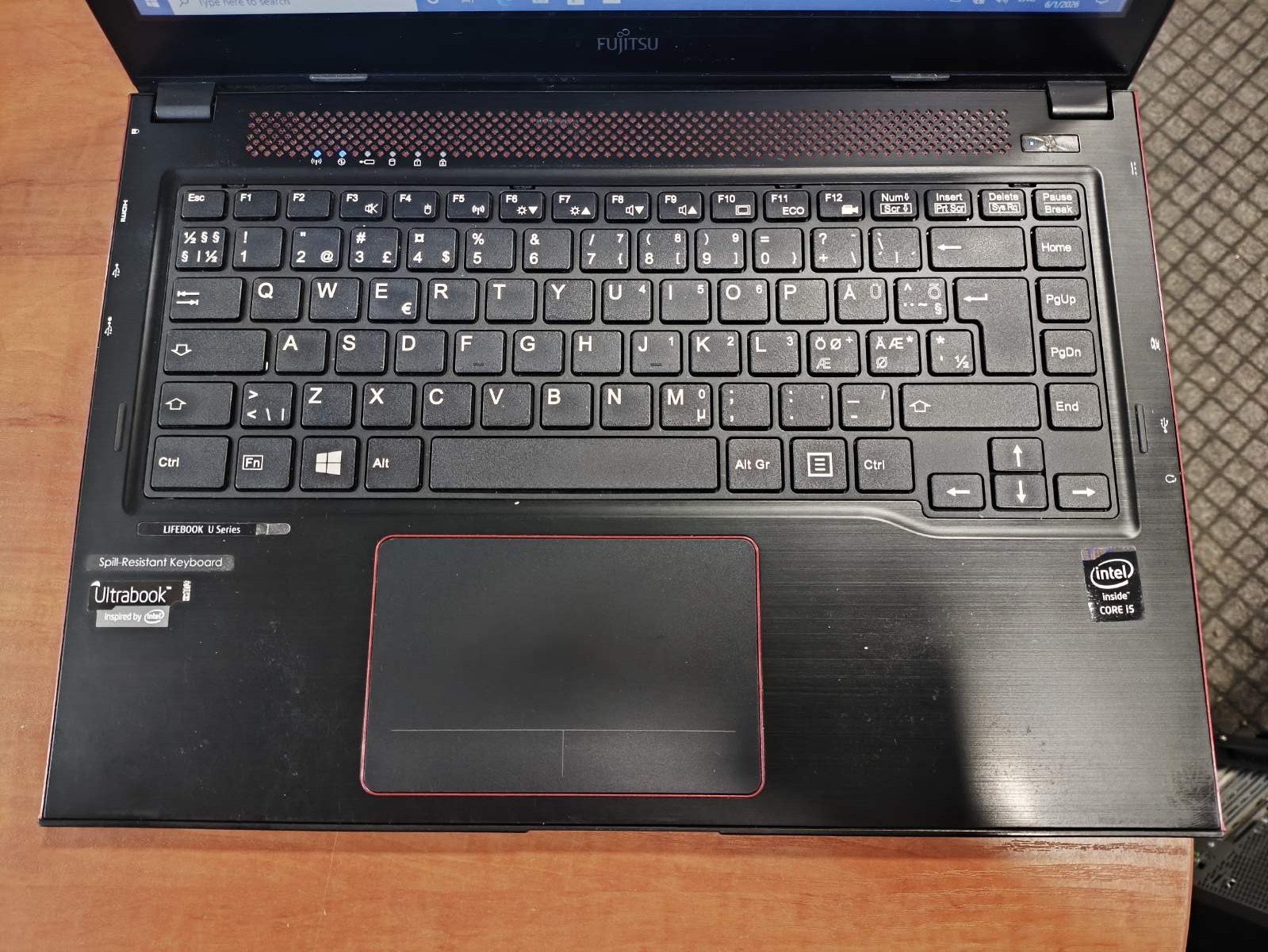 LIFEBOOK U574 13.3 HD Touchschreen i5-4200u 8GB 128GB SSD 10% - Image 2