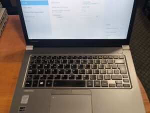 TOSHIBA PORTEGE Z30-B 13.3 i5-5200u 8GB 128GB SSD 69%, SILPNA BATERIJA