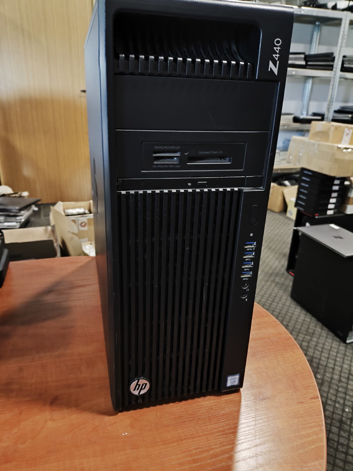 HP Z440 Workstation Intel Xeon E5-2690 V4 14 branduolių 32GB DDR4 Server RAM 1TB NMVe Radeon PRO WX 9100 16GB GDDR5 !