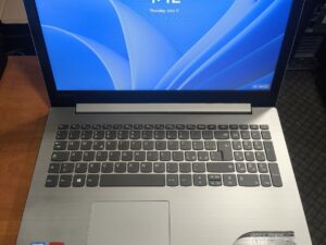 Lenovo IdeaPad 320S-15IKB 15.6HD TN i5-8250U, 8GB, 256GB SSD, AMD Radeon R530 2GB DDR5 GPU, 27%, Nėra windows licenzijos.