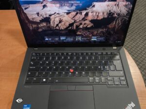 ThinkPad T14 Gen3 14.0 Fhd Ips i5-1235u 16gb 256gb 1%