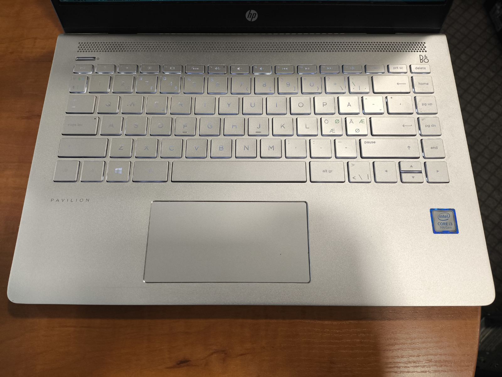 HP Pavilion Laptop 14-bf0xx 14.0 FHD IPS i3-7100U 4GB 256GB SSD 10% - Image 2