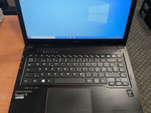 LIFEBOOK U574 13.3 HD Touchschreen i5-4200u 8GB 128GB SSD 10%