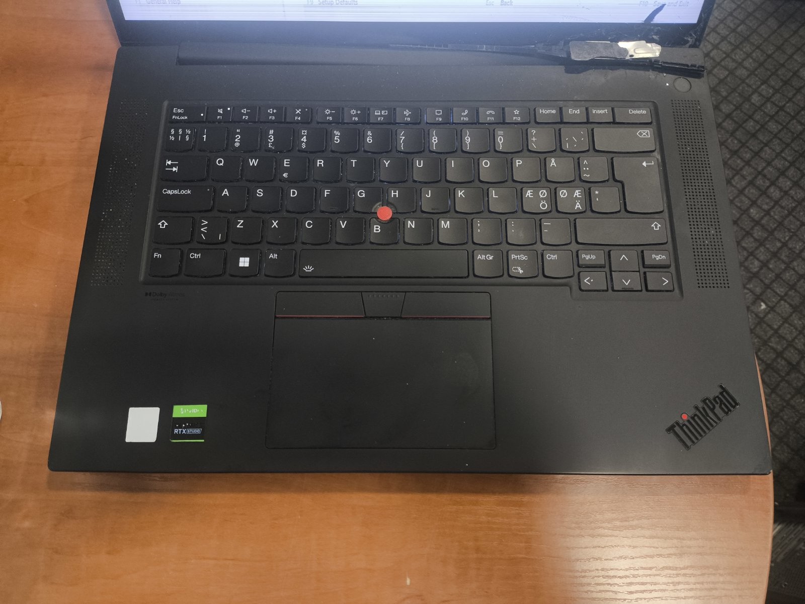 ThinkPad X1 Extreme Gen 4 16.0 4k Touch ( Ekranas blogas ) i7-11800H 64GB RAM ! 2*32GB, 512GB SSD, 7.5% - Image 2