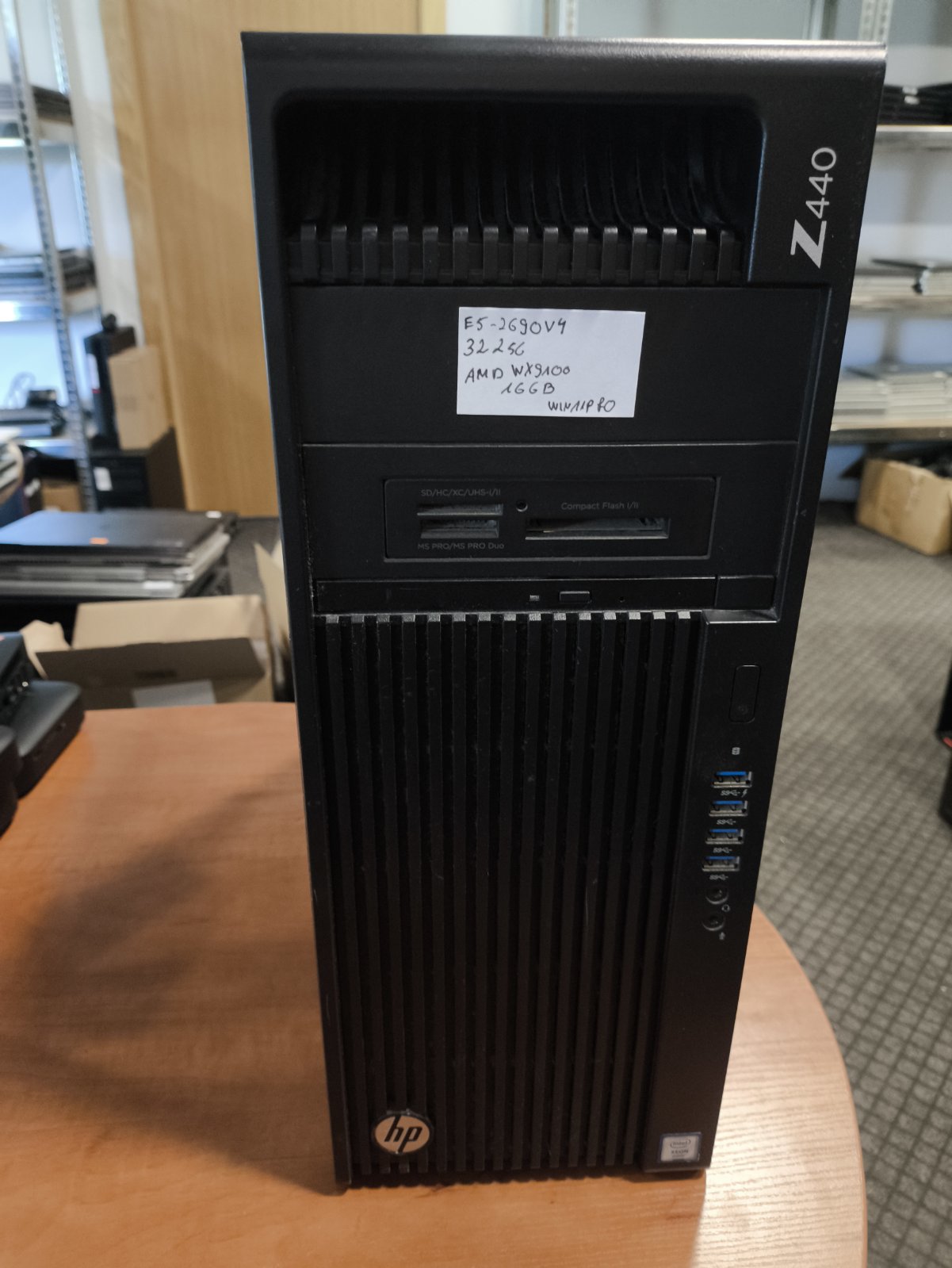 HP Z440 Workstation Intel Xeon E5-2690 V4 14 branduolių 32GB DDR4 Server RAM 256GB NMVe Radeon PRO WX 9100 16GB GDDR5 !