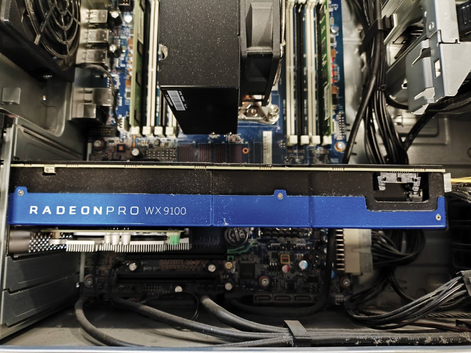 HP Z440 Workstation Intel Xeon E5-2690 V4 14 branduolių 32GB DDR4 Server RAM 256GB NMVe Radeon PRO WX 9100 16GB GDDR5 ! - Image 3